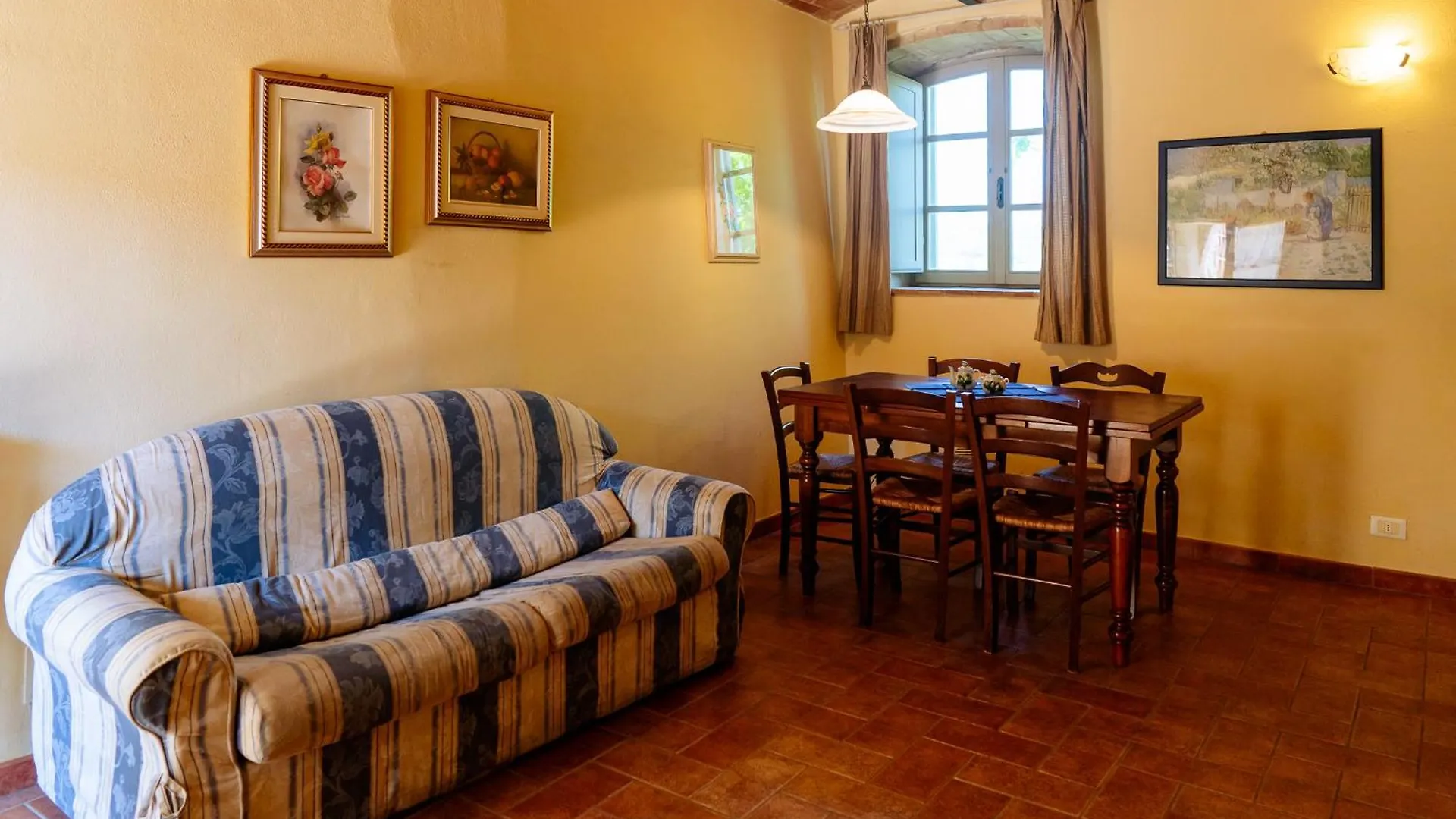 Villa Le Beringhe - Wine Pool & Relax Colle Val D'Elsa Italie